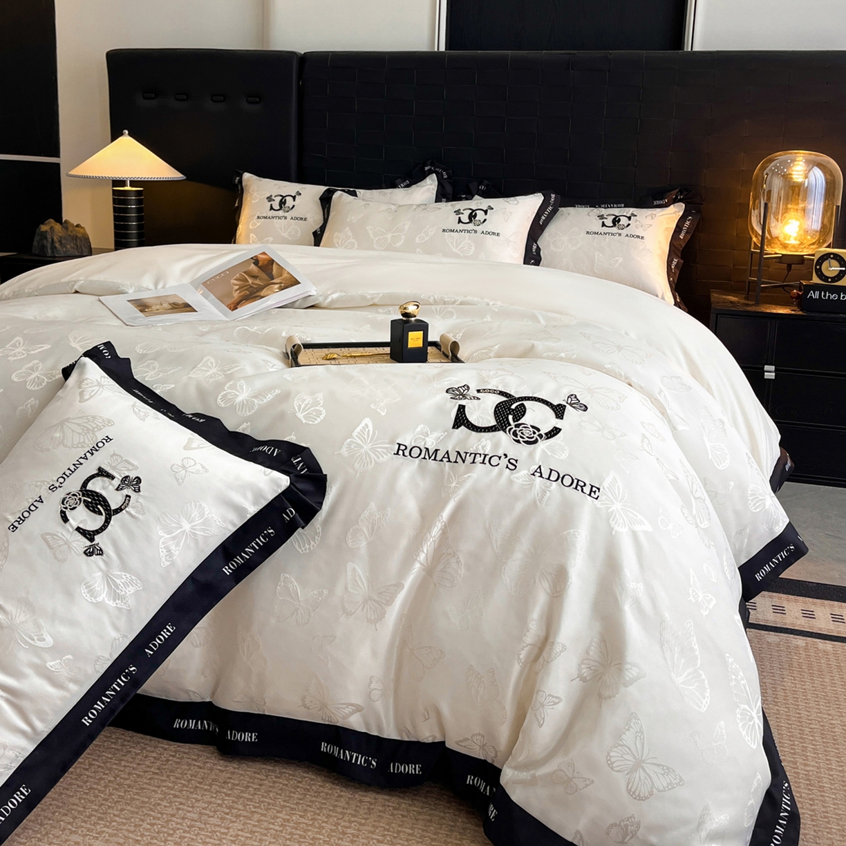 91家纺网 家纺一手货源 找家纺 宇航家纺 2026新款专版厚织亮丝提花水洗真丝四件套梦蝶系列 梦蝶奶白