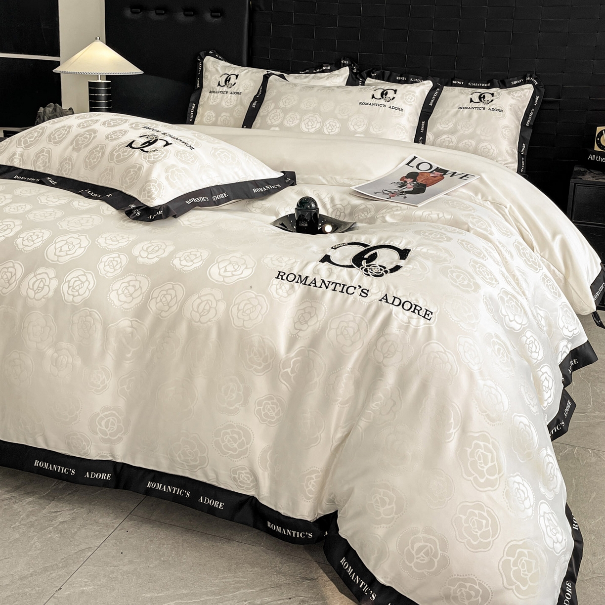 91家纺网 家纺一手货源 找家纺 宇航家纺 2026新款专版厚织亮丝提花水洗真丝四件套梦蝶系列 爱意白色