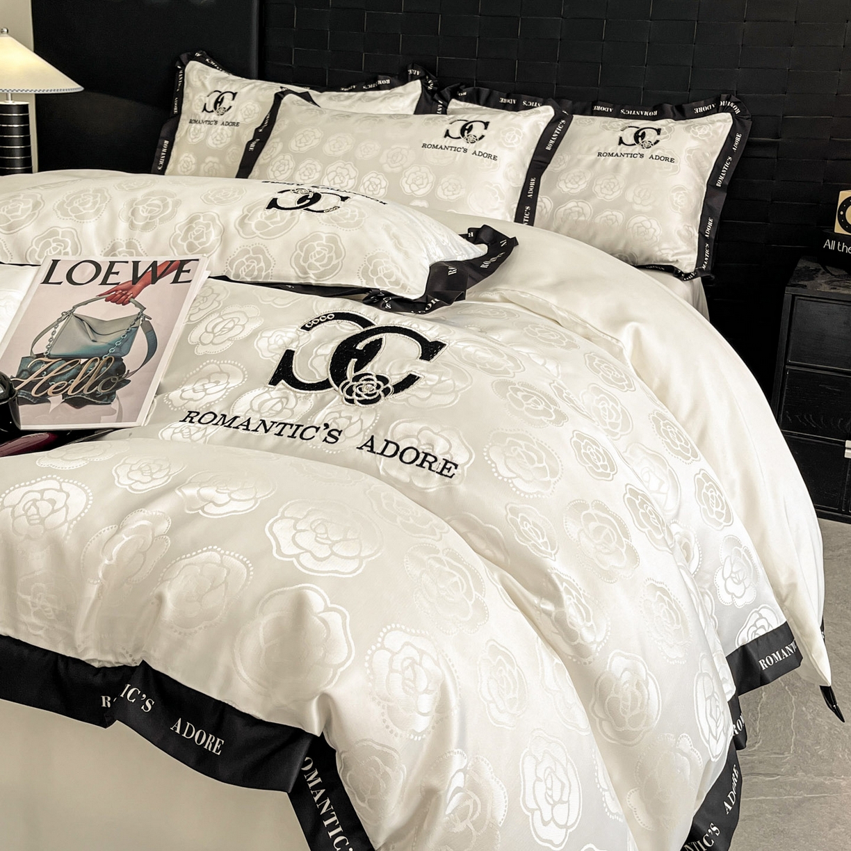 91家纺网 家纺一手货源 找家纺 宇航家纺 2026新款专版厚织亮丝提花水洗真丝四件套梦蝶系列 爱意白色