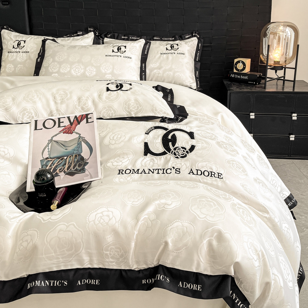 91家纺网 家纺一手货源 找家纺 宇航家纺 2026新款专版厚织亮丝提花水洗真丝四件套梦蝶系列 爱意白色