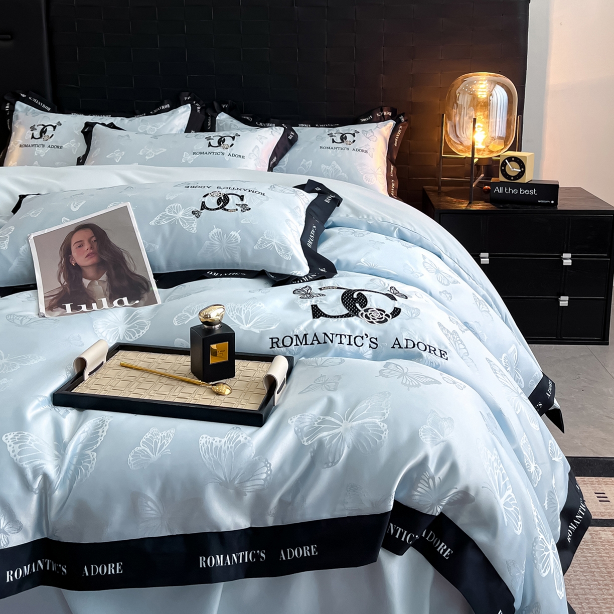 91家纺网 家纺一手货源 找家纺 宇航家纺 2026新款专版厚织亮丝提花水洗真丝四件套梦蝶系列 梦蝶天蓝