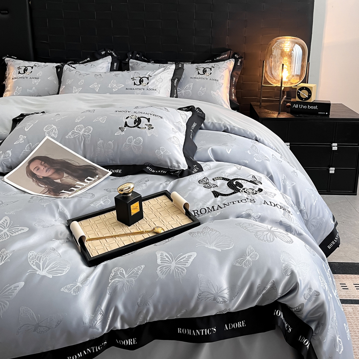 91家纺网 家纺一手货源 找家纺 宇航家纺 2026新款专版厚织亮丝提花水洗真丝四件套梦蝶系列 梦蝶银灰