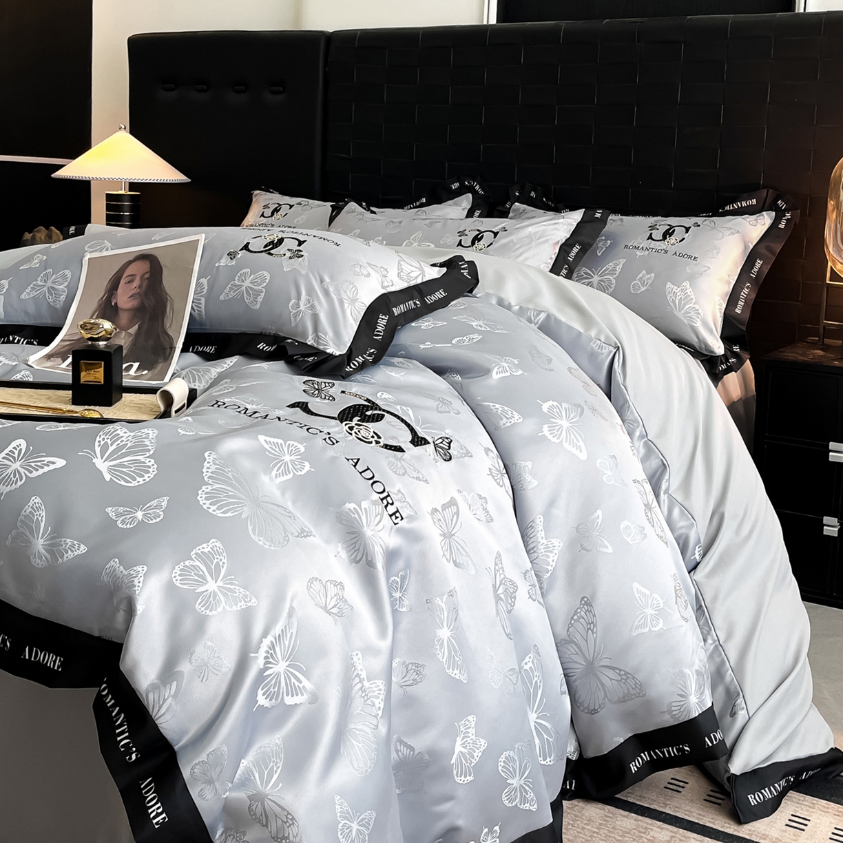 91家纺网 家纺一手货源 找家纺 宇航家纺 2026新款专版厚织亮丝提花水洗真丝四件套梦蝶系列 梦蝶银灰