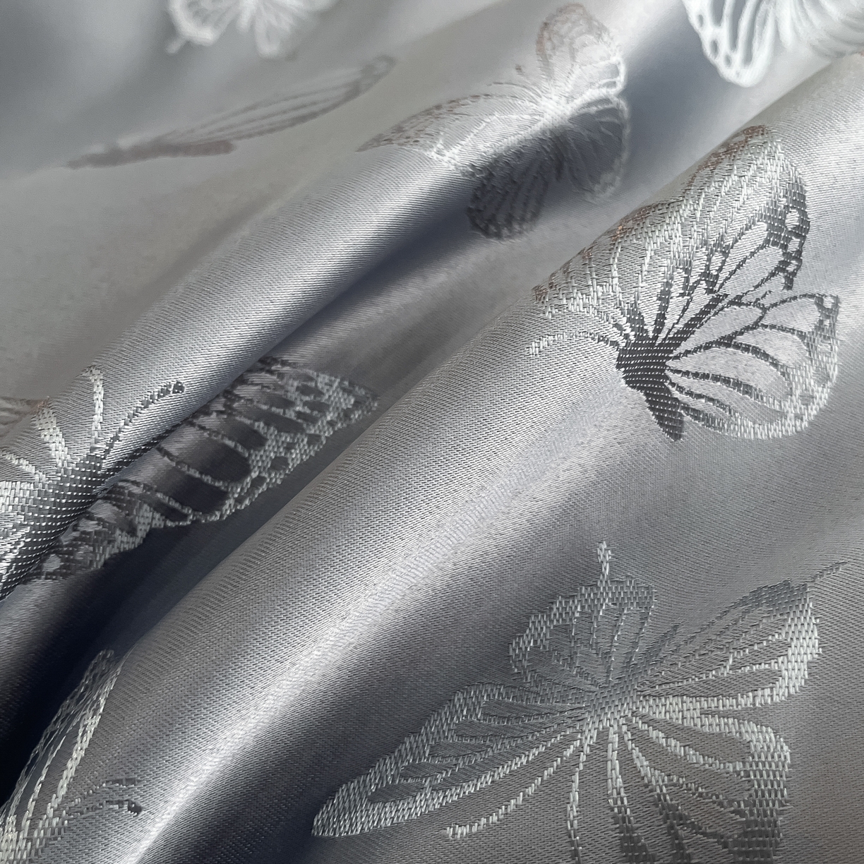 91家纺网 家纺一手货源 找家纺 宇航家纺 2026新款专版厚织亮丝提花水洗真丝四件套梦蝶系列 梦蝶银灰