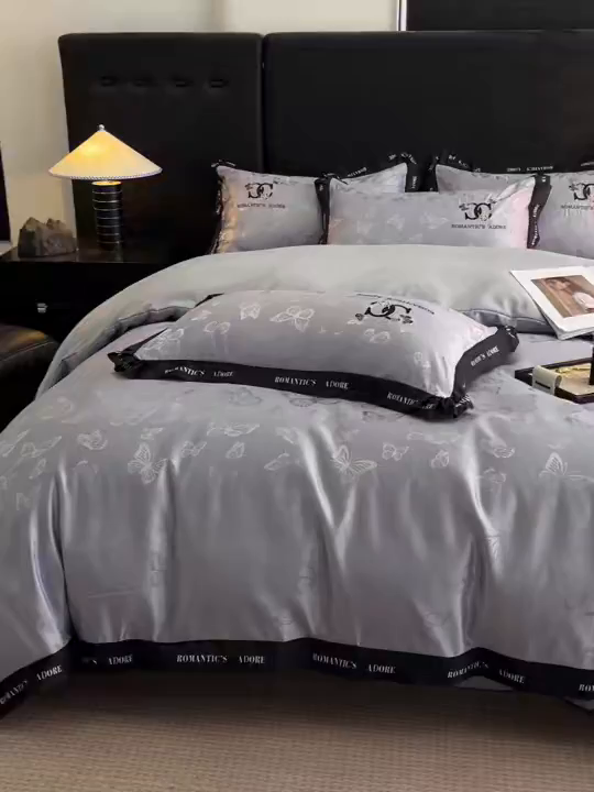 91家纺网 家纺一手货源 找家纺 宇航家纺 2026新款专版厚织亮丝提花水洗真丝四件套梦蝶系列 梦蝶银灰