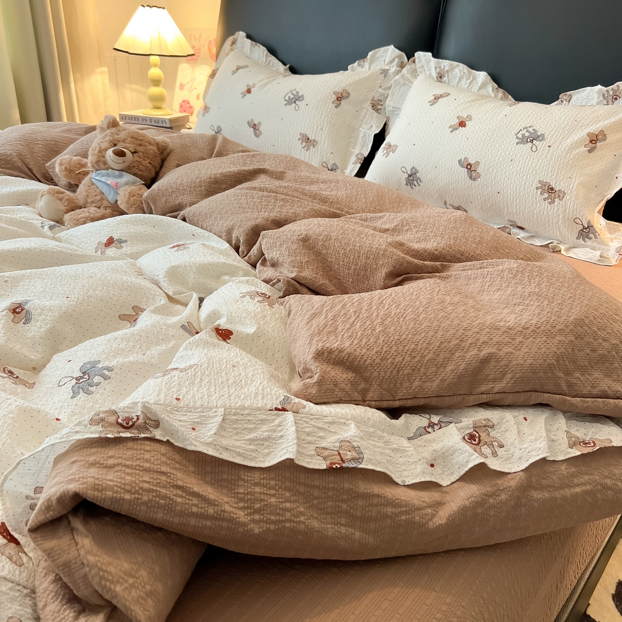 91家纺网 家纺一手货源 找家纺 子钦家纺 2026春夏新款提花泡芙棉花边拼角工艺床单床笠四件套-卡哇伊 卡哇伊-快乐木马