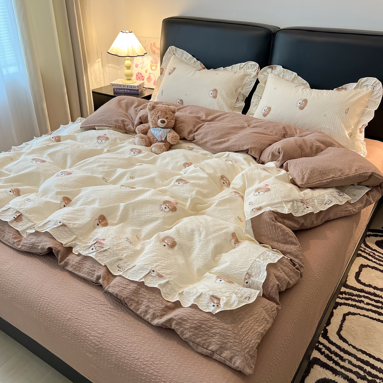 91家纺网 家纺一手货源 找家纺 子钦家纺 2026春夏新款提花泡芙棉花边拼角工艺床单床笠四件套-卡哇伊 卡哇伊-生日狗