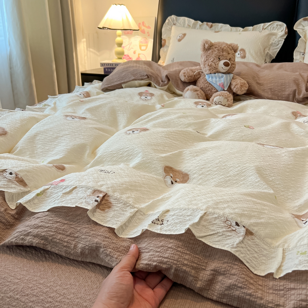 91家纺网 家纺一手货源 找家纺 子钦家纺 2026春夏新款提花泡芙棉花边拼角工艺床单床笠四件套-卡哇伊 卡哇伊-生日狗