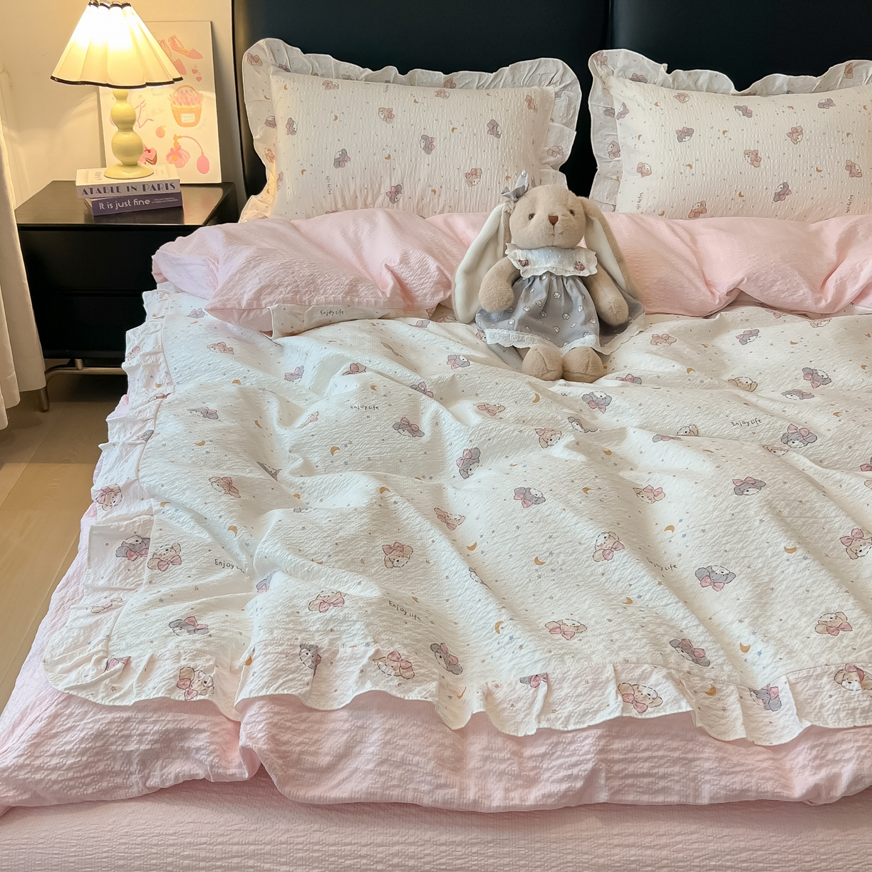 91家纺网 家纺一手货源 找家纺 （总）子钦家纺 2026春夏新款提花泡芙棉花边拼角工艺床单床笠四件套-卡哇伊