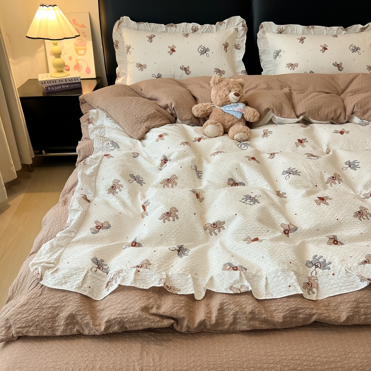 91家纺网 家纺一手货源 找家纺 子钦家纺 2026春夏新款提花泡芙棉花边拼角工艺床单床笠四件套-卡哇伊 卡哇伊-快乐木马