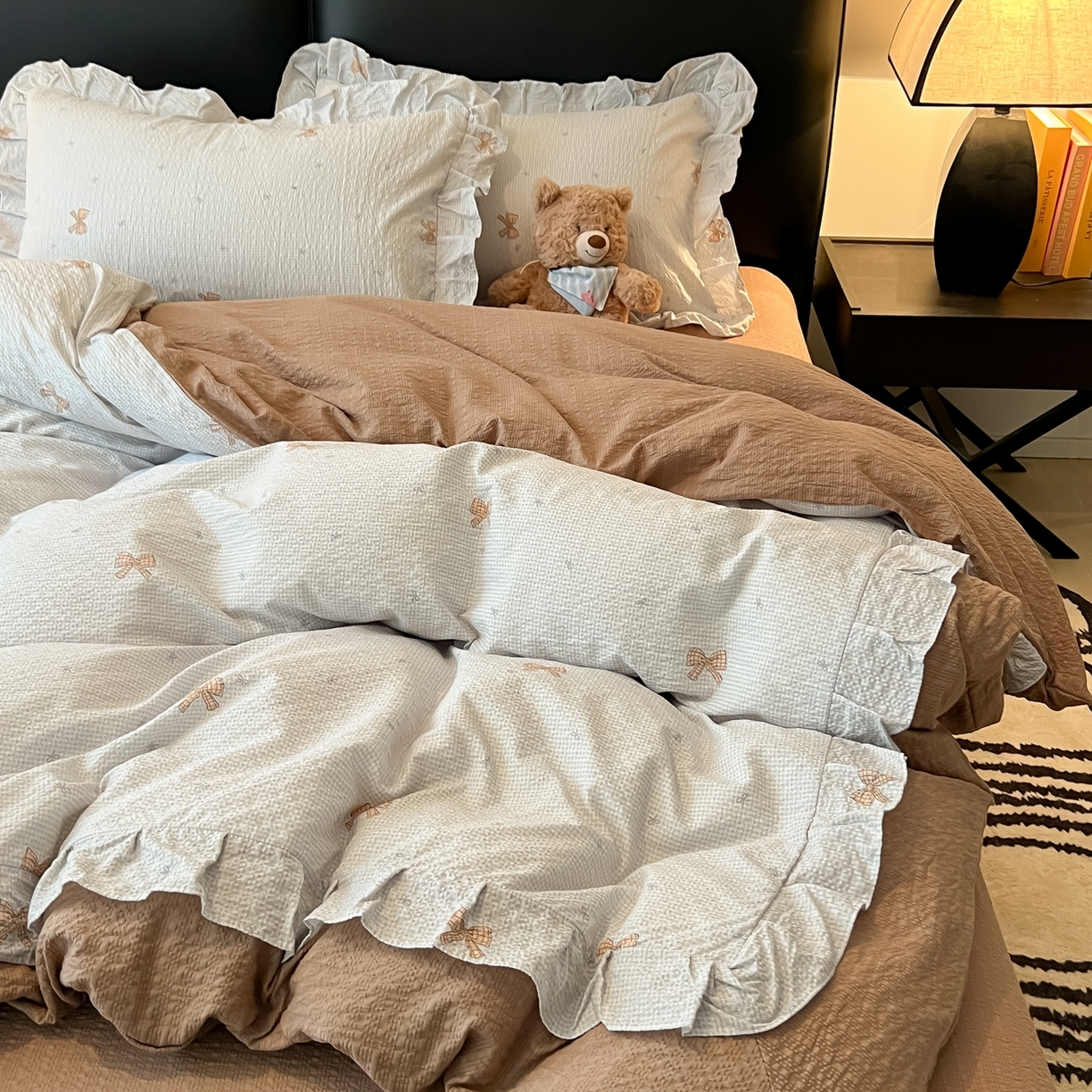 91家纺网 家纺一手货源 找家纺 （总）子钦家纺 2026春夏新款提花泡芙棉花边拼角工艺床单床笠四件套-卡哇伊