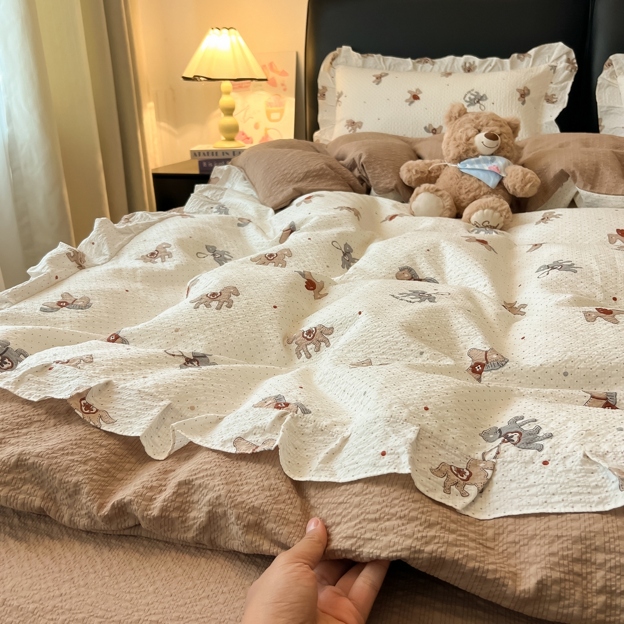 91家纺网 家纺一手货源 找家纺 子钦家纺 2026春夏新款提花泡芙棉花边拼角工艺床单床笠四件套-卡哇伊 卡哇伊-快乐木马