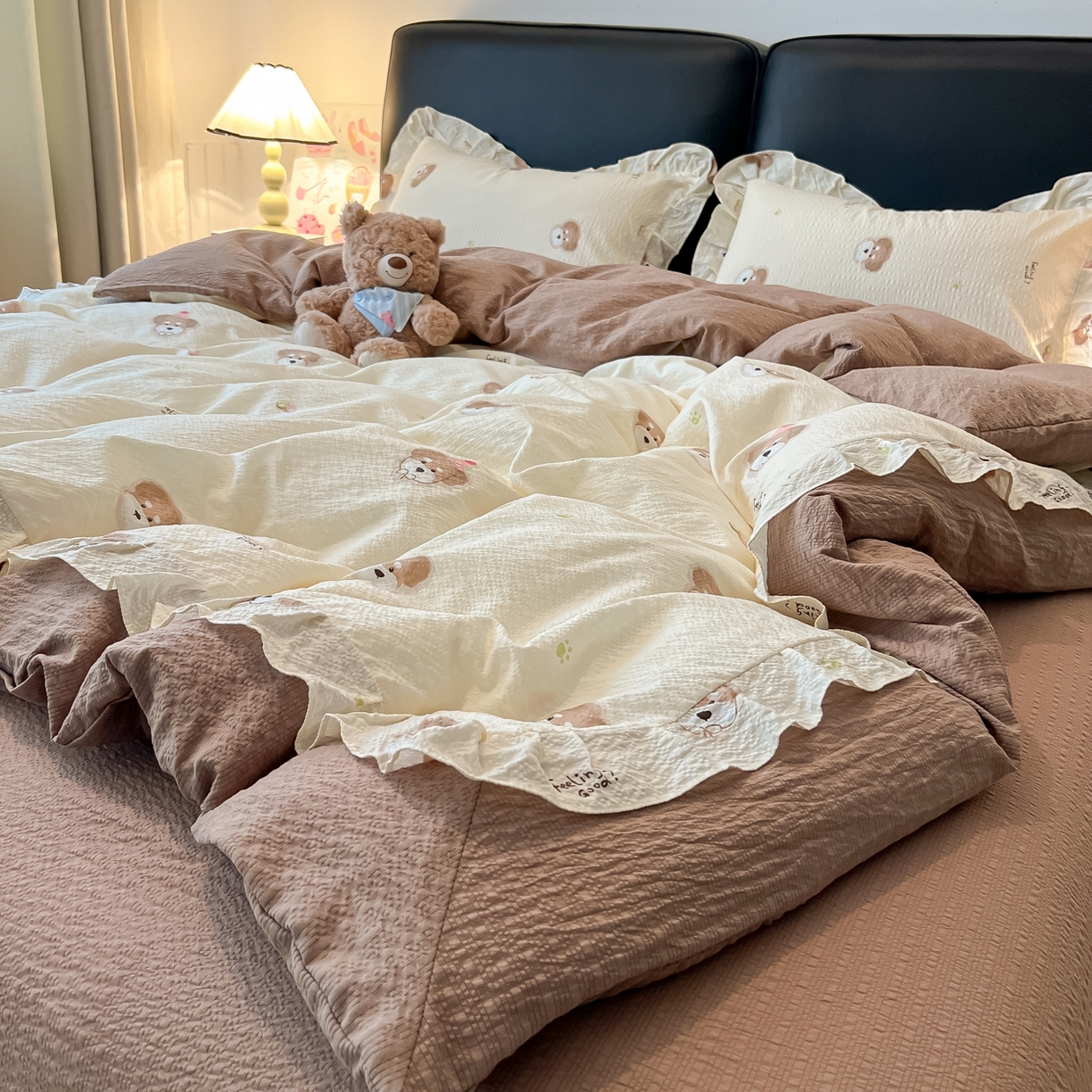 91家纺网 家纺一手货源 找家纺 子钦家纺 2026春夏新款提花泡芙棉花边拼角工艺床单床笠四件套-卡哇伊 卡哇伊-生日狗