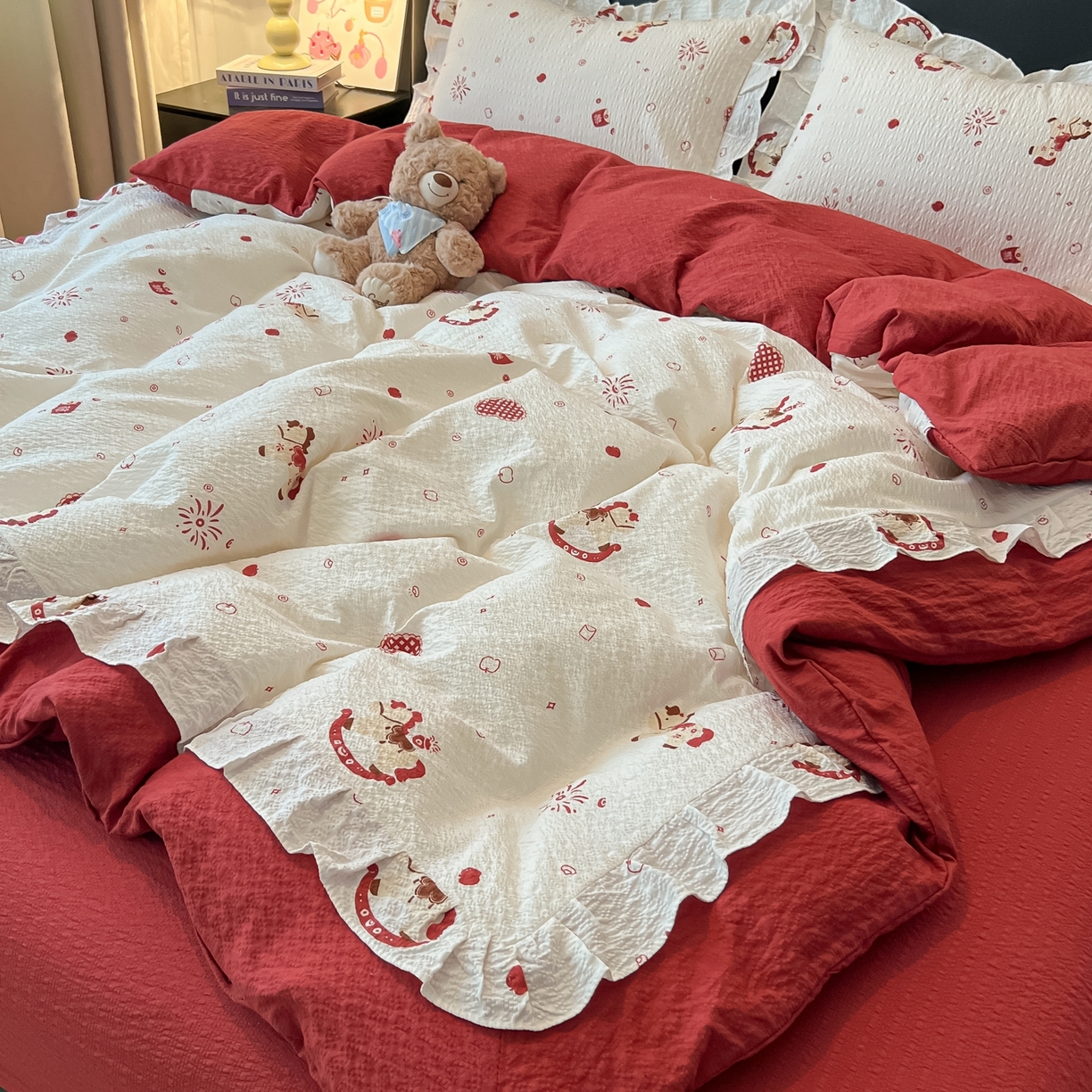 91家纺网 家纺一手货源 找家纺 子钦家纺 2026春夏新款提花泡芙棉花边拼角工艺床单床笠四件套-卡哇伊 卡哇伊-马年大吉