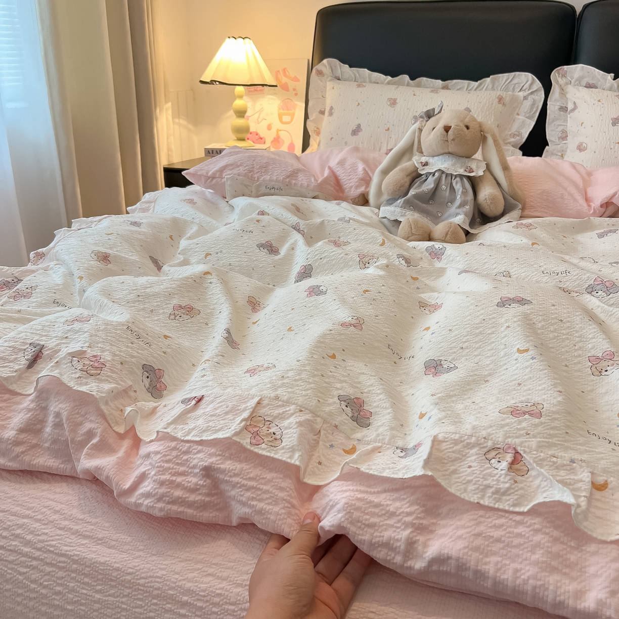 91家纺网 家纺一手货源 找家纺 （总）子钦家纺 2026春夏新款提花泡芙棉花边拼角工艺床单床笠四件套-卡哇伊