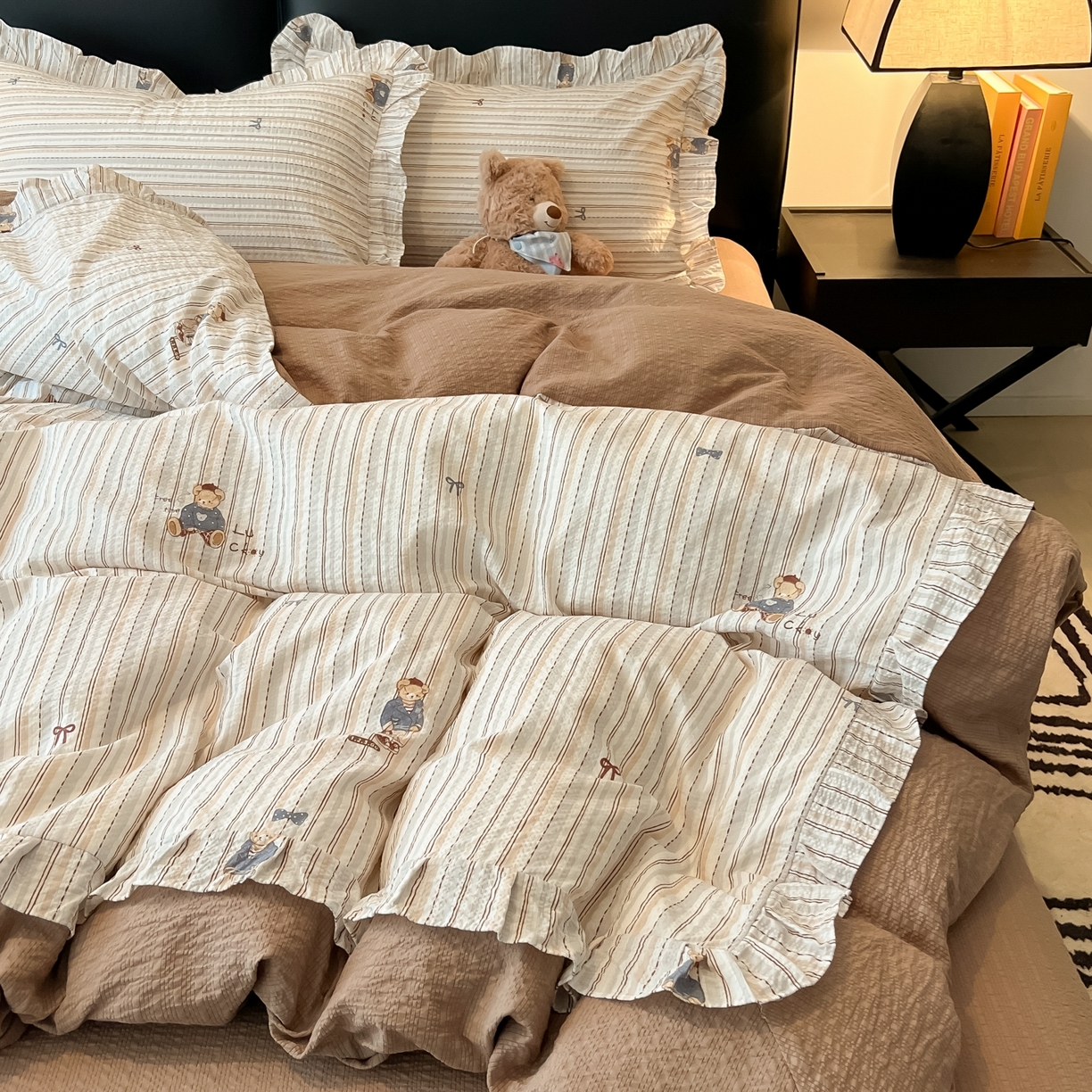 91家纺网 家纺一手货源 找家纺 （总）子钦家纺 2026春夏新款提花泡芙棉花边拼角工艺床单床笠四件套-卡哇伊