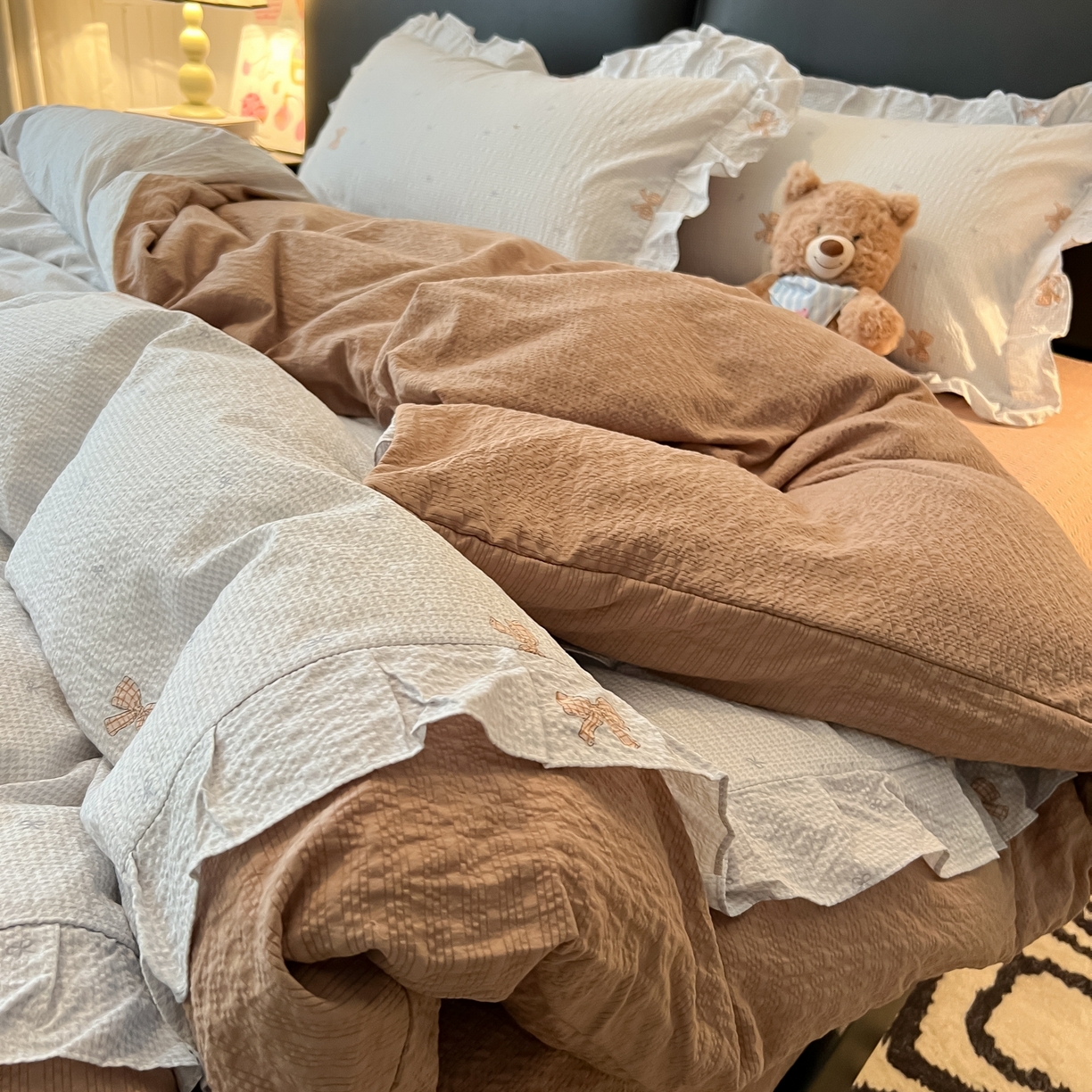 91家纺网 家纺一手货源 找家纺 子钦家纺 2026春夏新款提花泡芙棉花边拼角工艺床单床笠四件套-卡哇伊 卡哇伊-童话世界