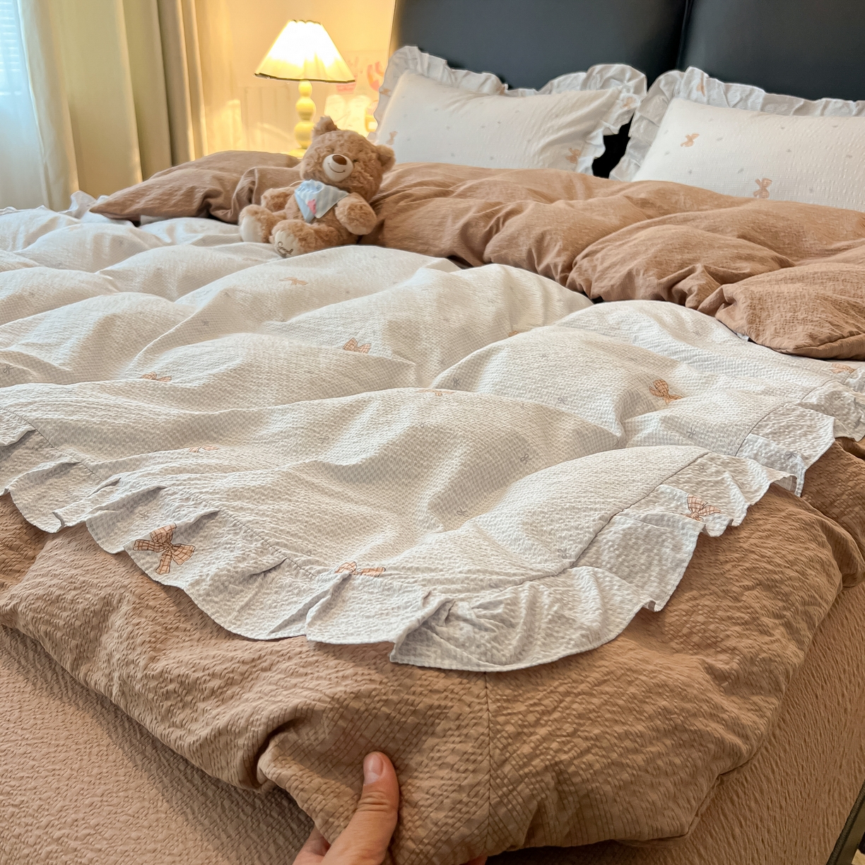 91家纺网 家纺一手货源 找家纺 子钦家纺 2026春夏新款提花泡芙棉花边拼角工艺床单床笠四件套-卡哇伊 卡哇伊-童话世界