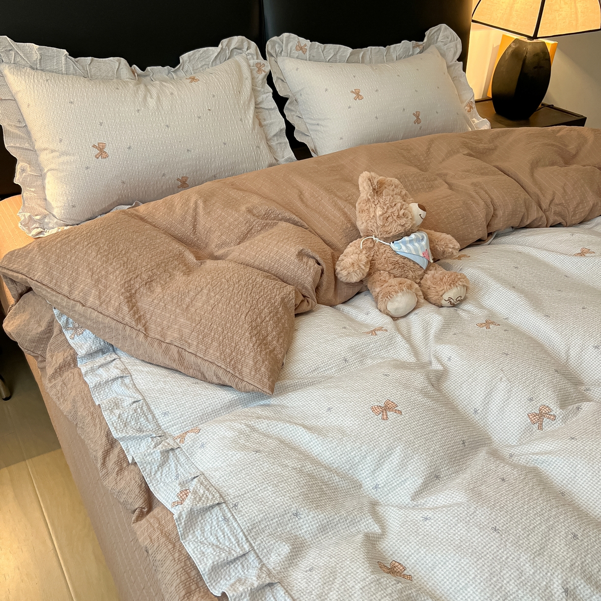 91家纺网 家纺一手货源 找家纺 子钦家纺 2026春夏新款提花泡芙棉花边拼角工艺床单床笠四件套-卡哇伊 卡哇伊-童话世界