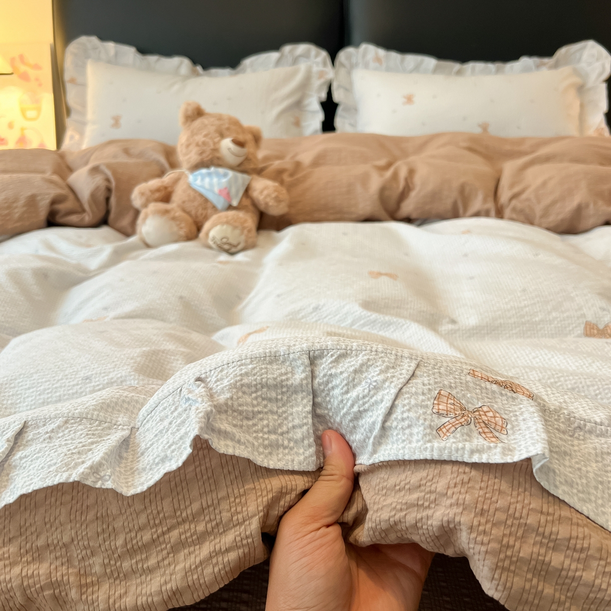 91家纺网 家纺一手货源 找家纺 子钦家纺 2026春夏新款提花泡芙棉花边拼角工艺床单床笠四件套-卡哇伊 卡哇伊-童话世界