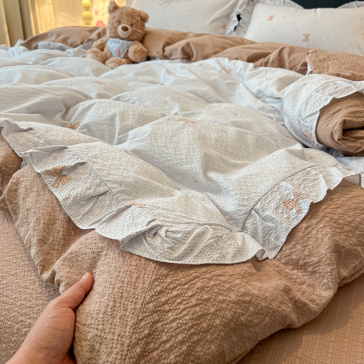 91家纺网 家纺一手货源 找家纺 子钦家纺 2026春夏新款提花泡芙棉花边拼角工艺床单床笠四件套-卡哇伊 卡哇伊-童话世界