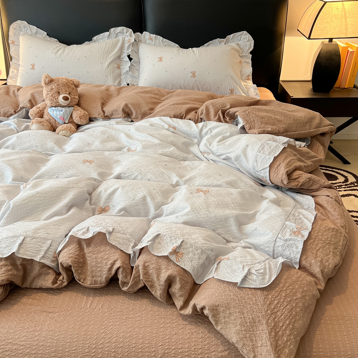 91家纺网 家纺一手货源 找家纺 子钦家纺 2026春夏新款提花泡芙棉花边拼角工艺床单床笠四件套-卡哇伊 卡哇伊-童话世界