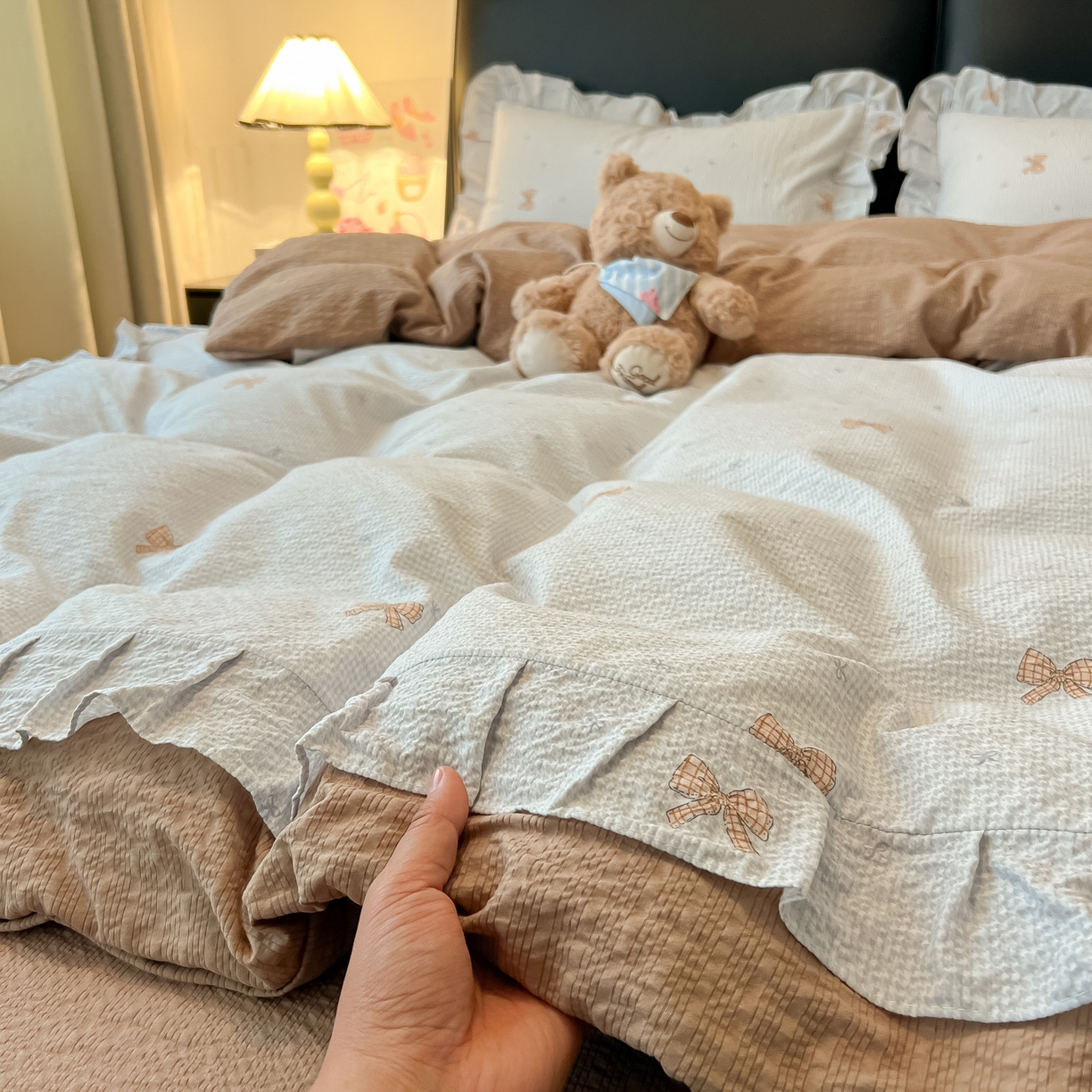 91家纺网 家纺一手货源 找家纺 子钦家纺 2026春夏新款提花泡芙棉花边拼角工艺床单床笠四件套-卡哇伊 卡哇伊-童话世界