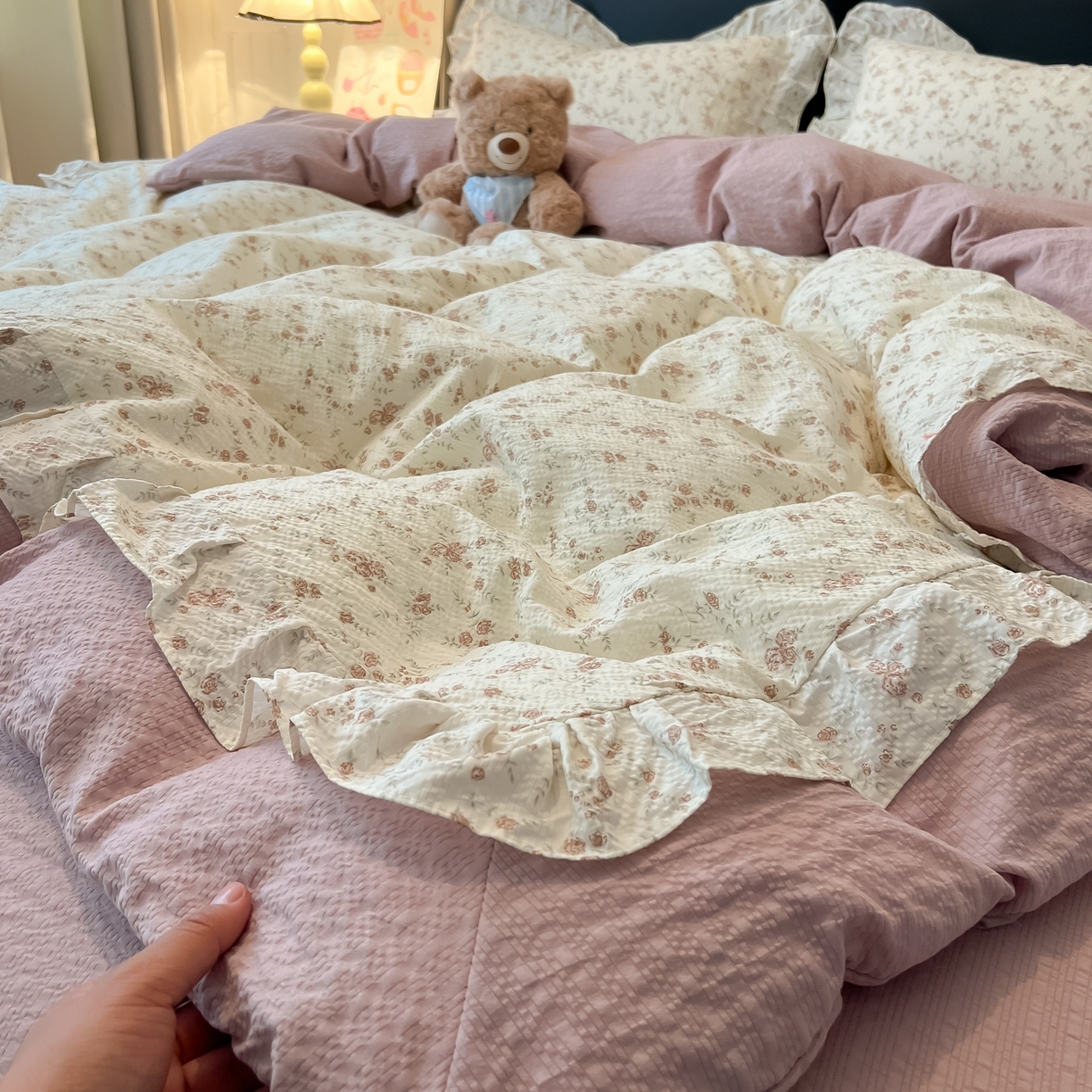 91家纺网 家纺一手货源 找家纺 子钦家纺 2026春夏新款提花泡芙棉花边拼角工艺床单床笠四件套-卡哇伊 卡哇伊-美好时光