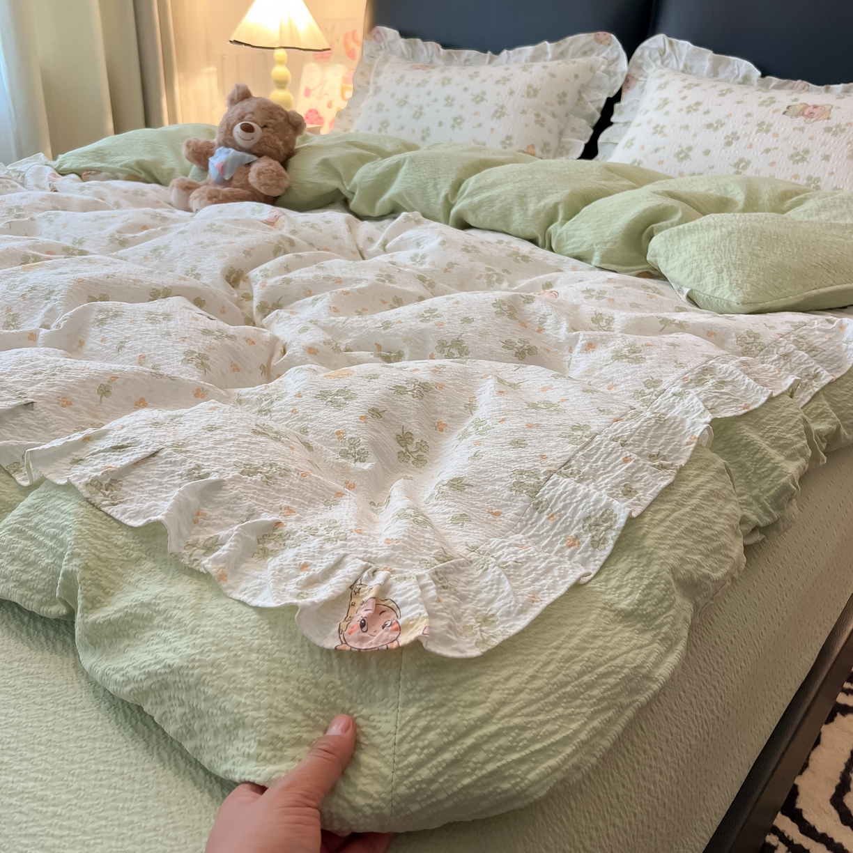 91家纺网 家纺一手货源 找家纺 子钦家纺 2026春夏新款提花泡芙棉花边拼角工艺床单床笠四件套-卡哇伊 卡哇伊-欢乐颂