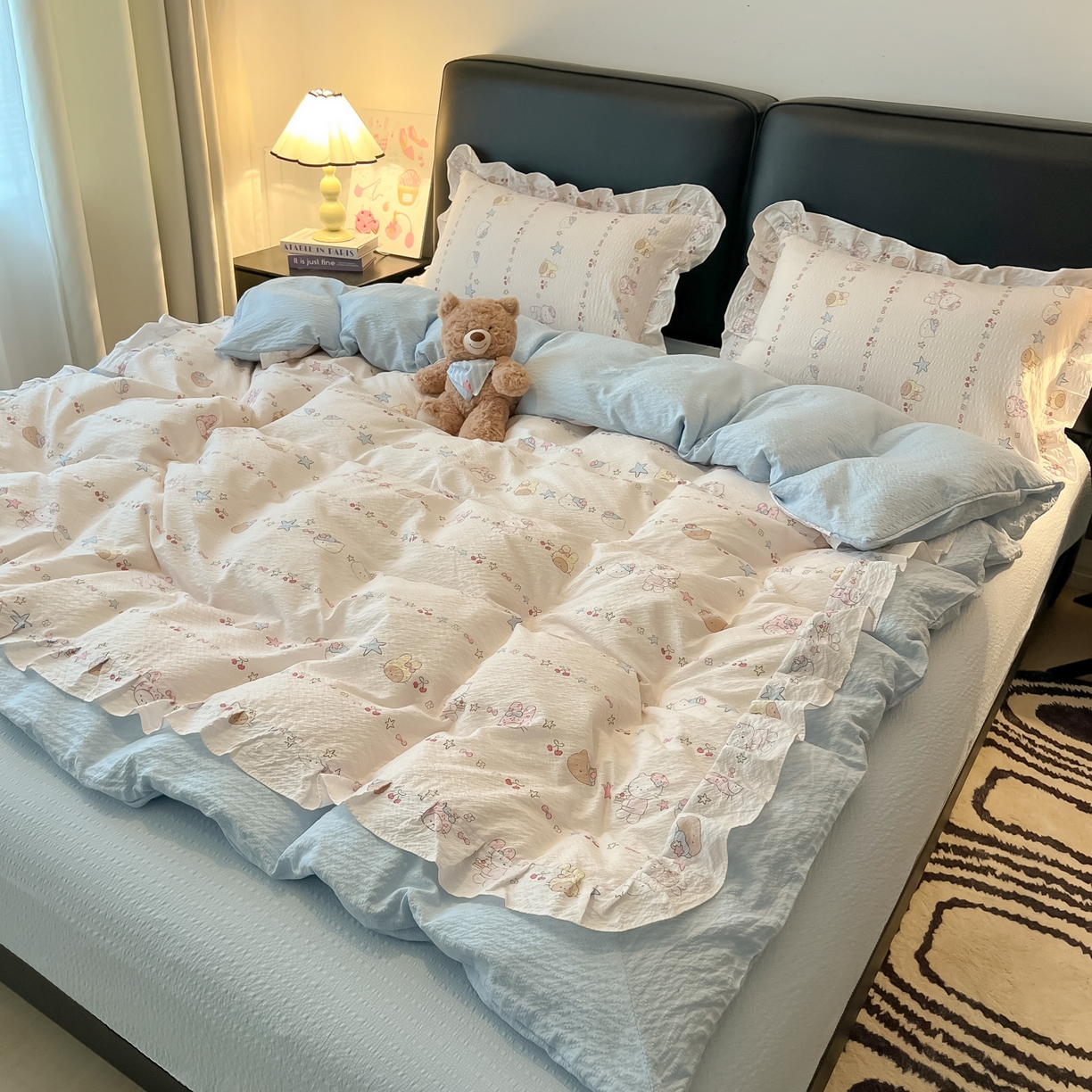 91家纺网 家纺一手货源 找家纺 子钦家纺 2026春夏新款提花泡芙棉花边拼角工艺床单床笠四件套-卡哇伊 卡哇伊-快乐家族