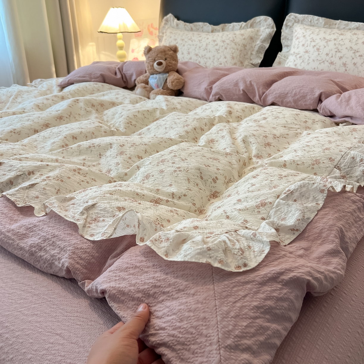 91家纺网 家纺一手货源 找家纺 子钦家纺 2026春夏新款提花泡芙棉花边拼角工艺床单床笠四件套-卡哇伊 卡哇伊-美好时光