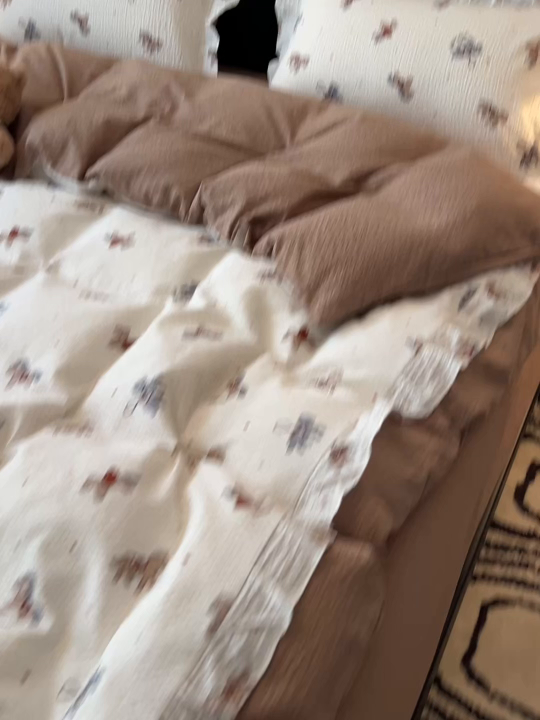 91家纺网 家纺一手货源 找家纺 子钦家纺 2026春夏新款提花泡芙棉花边拼角工艺床单床笠四件套-卡哇伊 卡哇伊-快乐木马