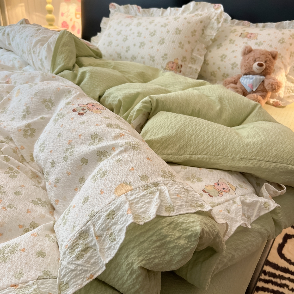 91家纺网 家纺一手货源 找家纺 子钦家纺 2026春夏新款提花泡芙棉花边拼角工艺床单床笠四件套-卡哇伊 卡哇伊-欢乐颂