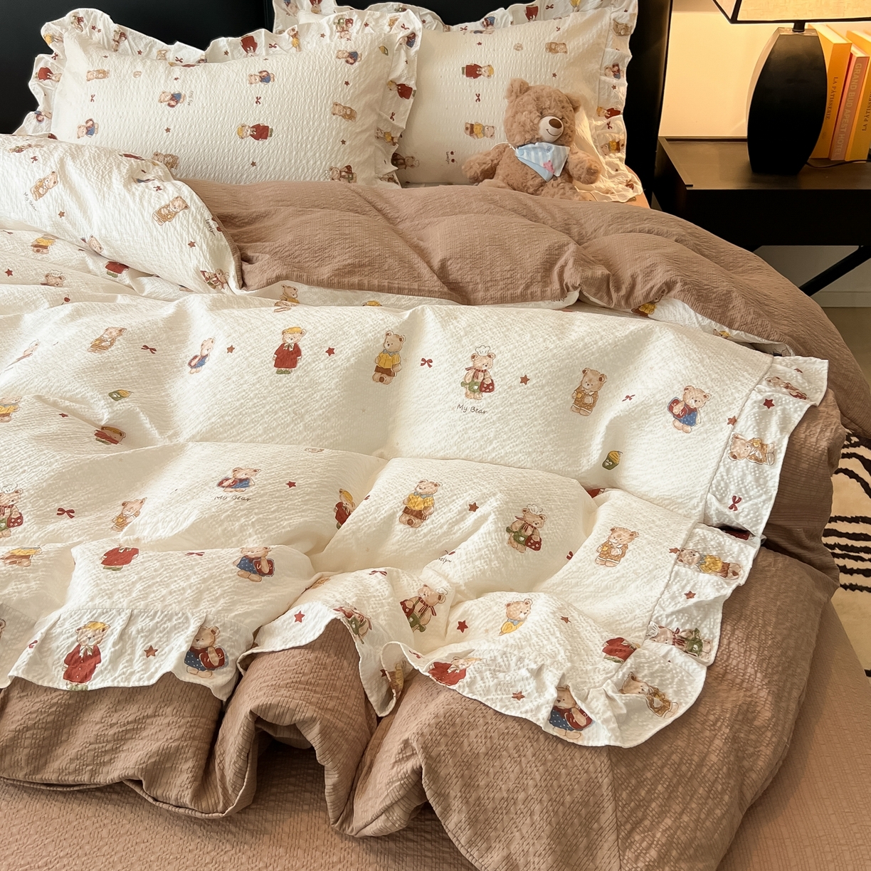 91家纺网 家纺一手货源 找家纺 （总）子钦家纺 2026春夏新款提花泡芙棉花边拼角工艺床单床笠四件套-卡哇伊