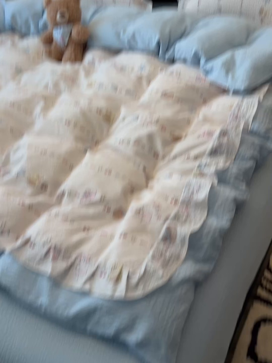 91家纺网 家纺一手货源 找家纺 子钦家纺 2026春夏新款提花泡芙棉花边拼角工艺床单床笠四件套-卡哇伊 卡哇伊-快乐家族