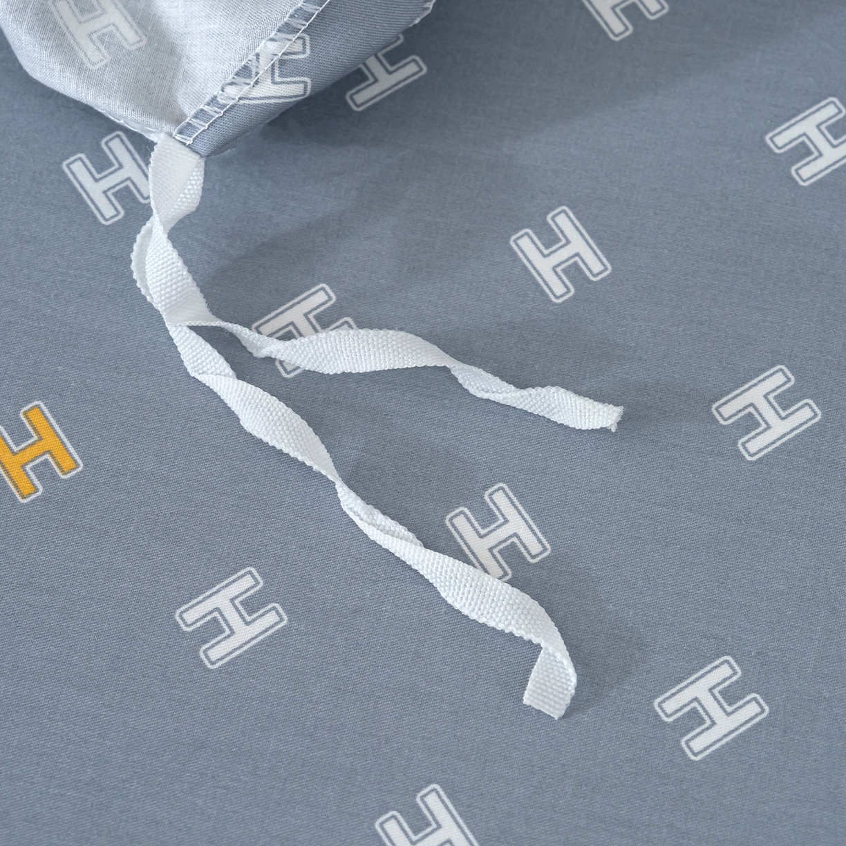 91家纺网 家纺一手货源 找家纺 良佐生活 2026新款A类铂金精梳全棉学生三件套 初遇-灰