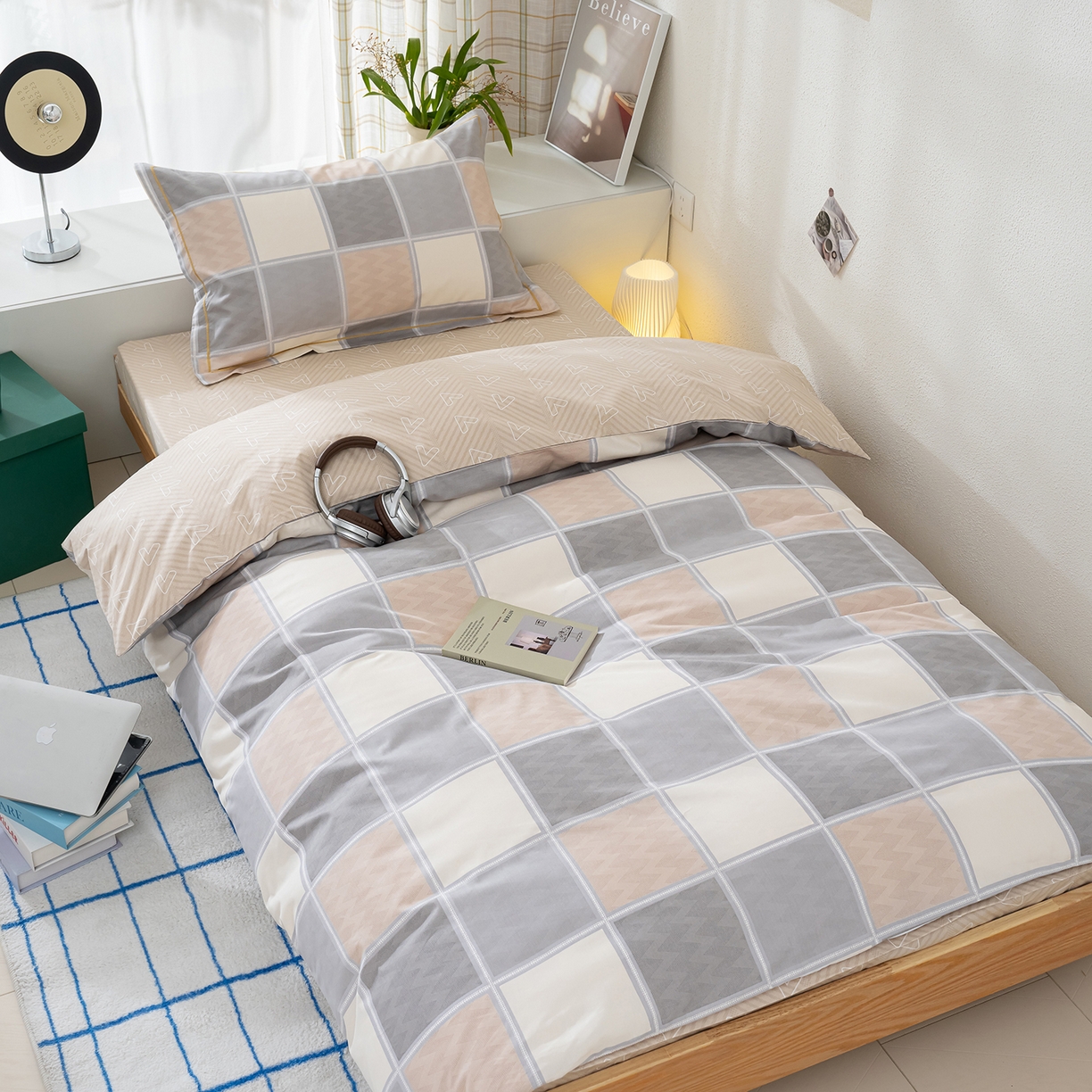 91家纺网 家纺一手货源 找家纺 良佐生活 2026新款A类铂金精梳全棉学生三件套 云川