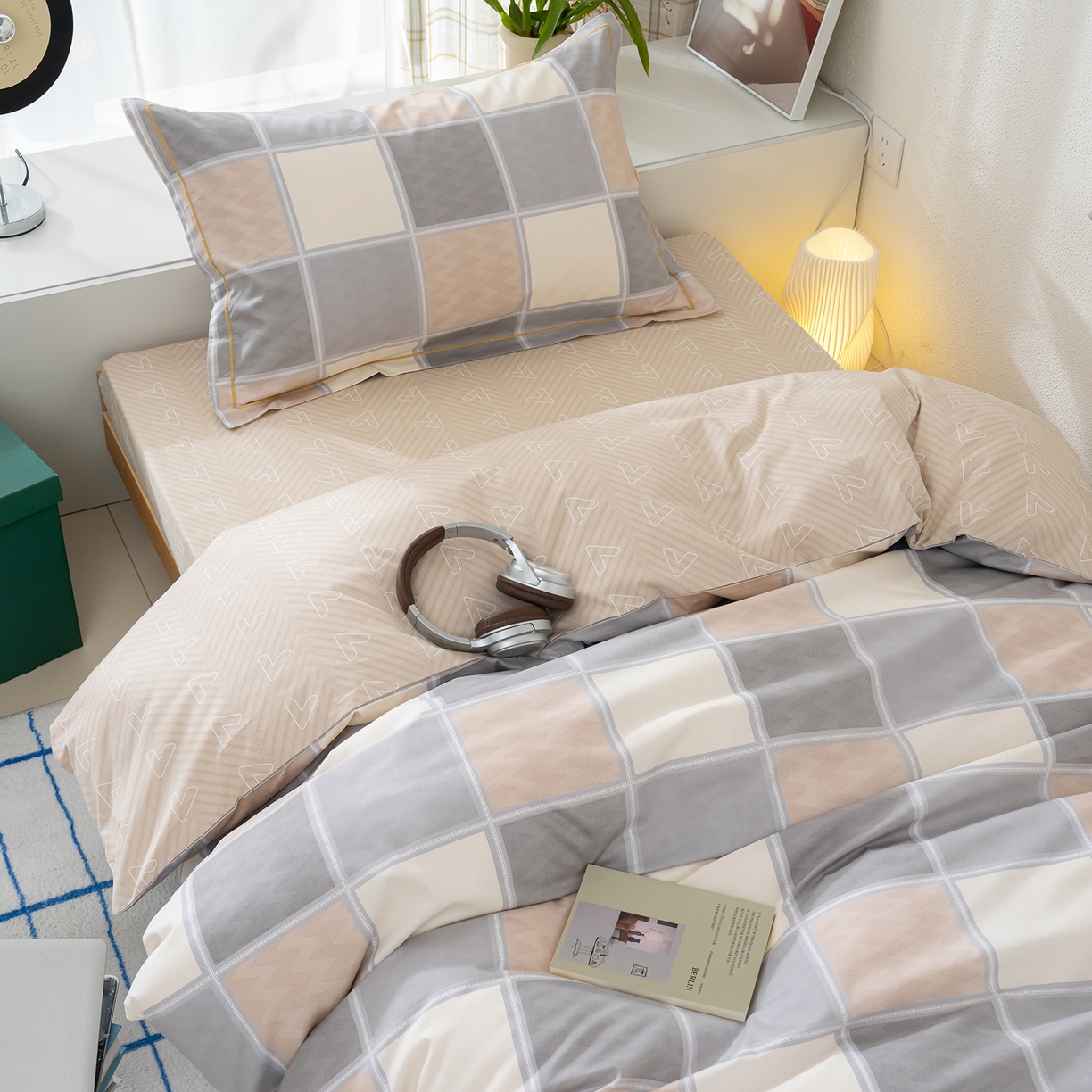 91家纺网 家纺一手货源 找家纺 良佐生活 2026新款A类铂金精梳全棉学生三件套 云川