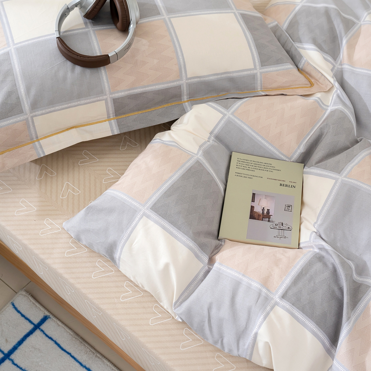 91家纺网 家纺一手货源 找家纺 良佐生活 2026新款A类铂金精梳全棉学生三件套 云川