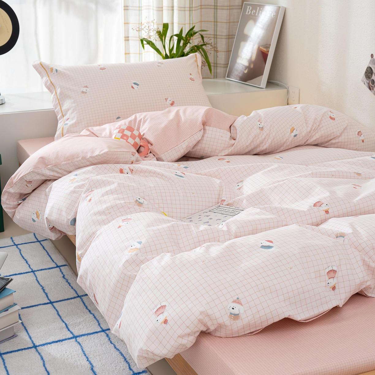 91家纺网 家纺一手货源 找家纺 良佐生活 2026新款A类铂金精梳全棉学生三件套 格纹萌熊