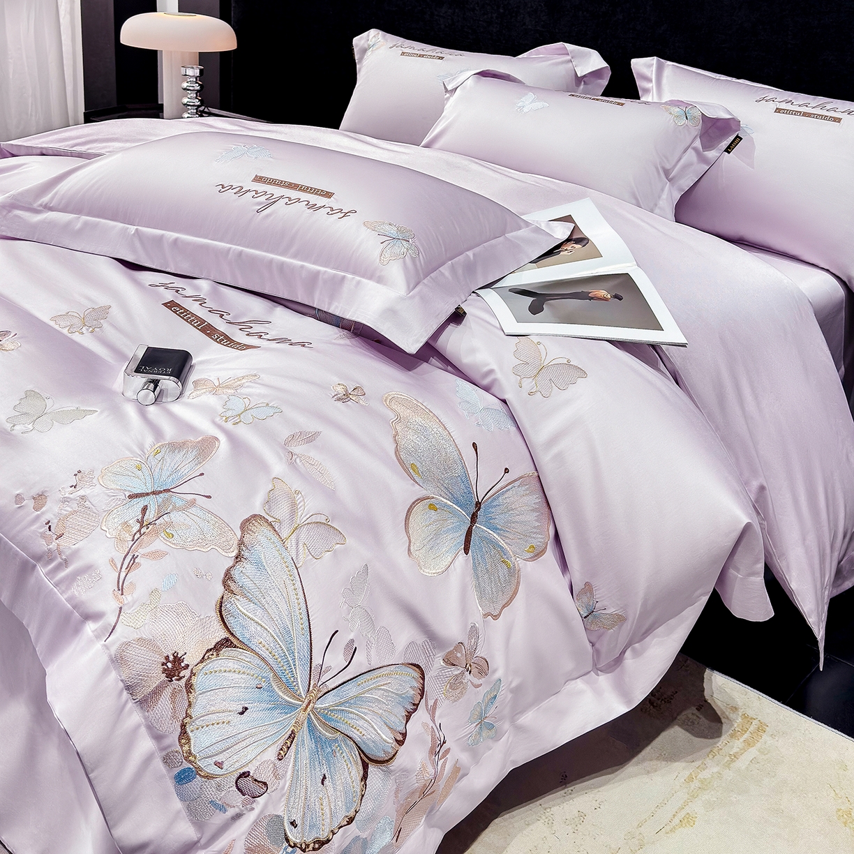 91家纺网 家纺一手货源 找家纺 欣宜家纺 2026新款100支纯棉全棉50x50s贡缎长绒棉刺绣绣花床上四件套【含高端礼盒】-蝶梦系列 梦幻紫