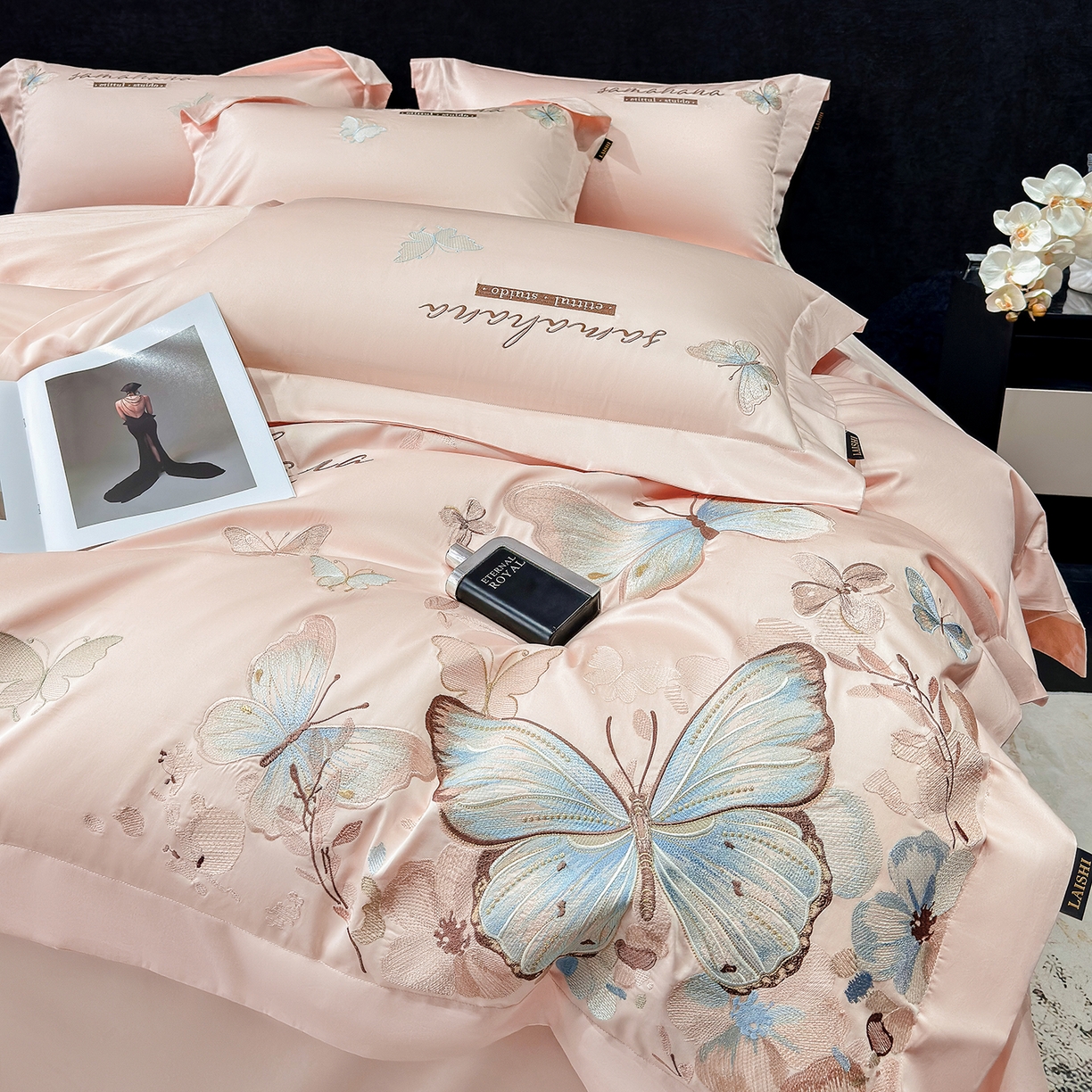 91家纺网 家纺一手货源 找家纺 欣宜家纺 2026新款100支纯棉全棉50x50s贡缎长绒棉刺绣绣花床上四件套【含高端礼盒】-蝶梦系列 轻奢粉