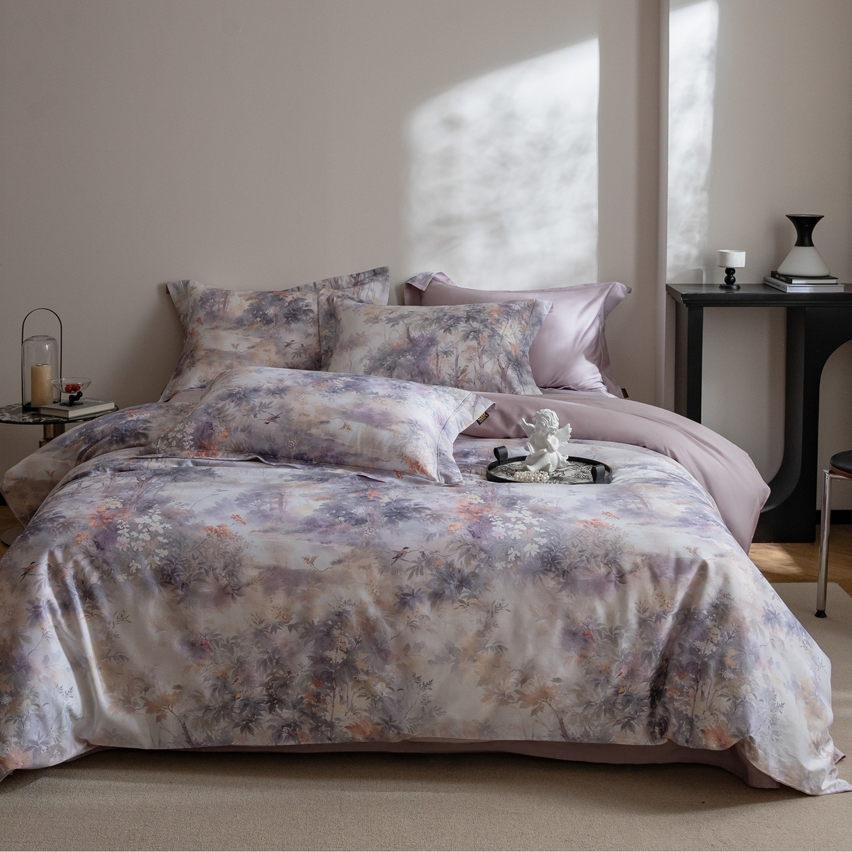 91家纺网 家纺一手货源 找家纺 莱豫家纺 2026新款长绒棉纯棉阿克苏数码印花四件套 花迹紫灰