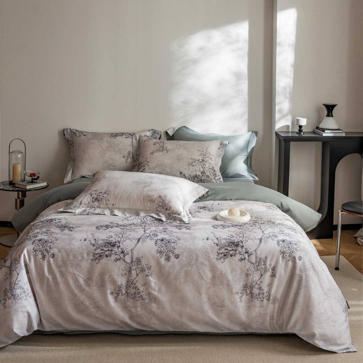 91家纺网 家纺一手货源 找家纺 莱豫家纺 2026新款长绒棉纯棉阿克苏数码印花四件套 木与叁山灰