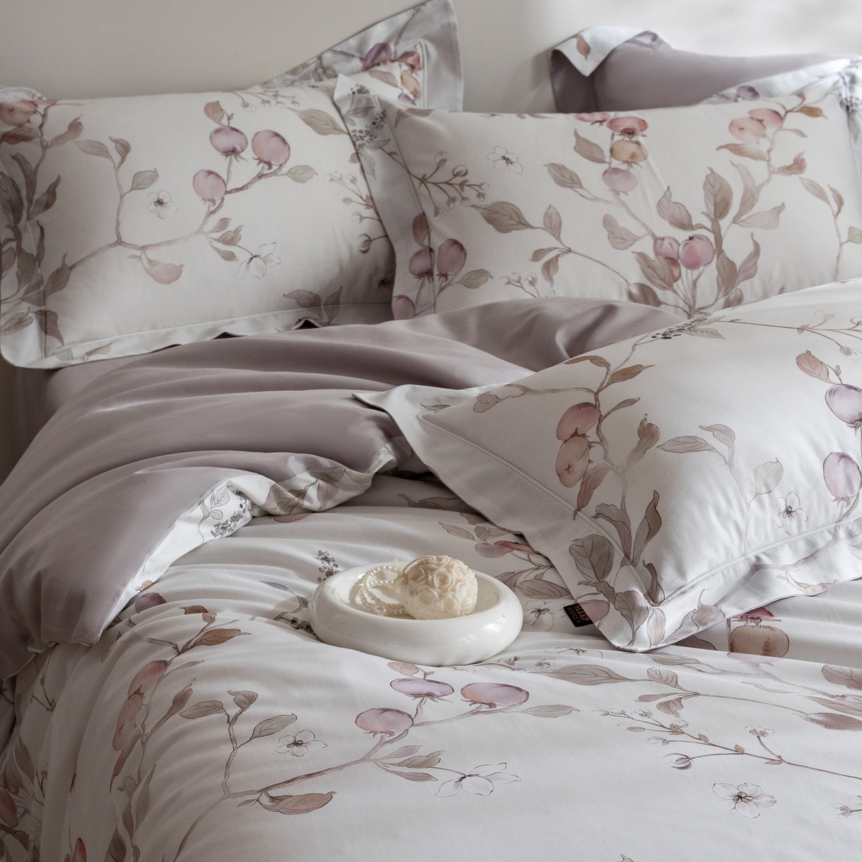 91家纺网 家纺一手货源 找家纺 莱豫家纺 2026新款长绒棉纯棉阿克苏数码印花四件套 春涧粉紫