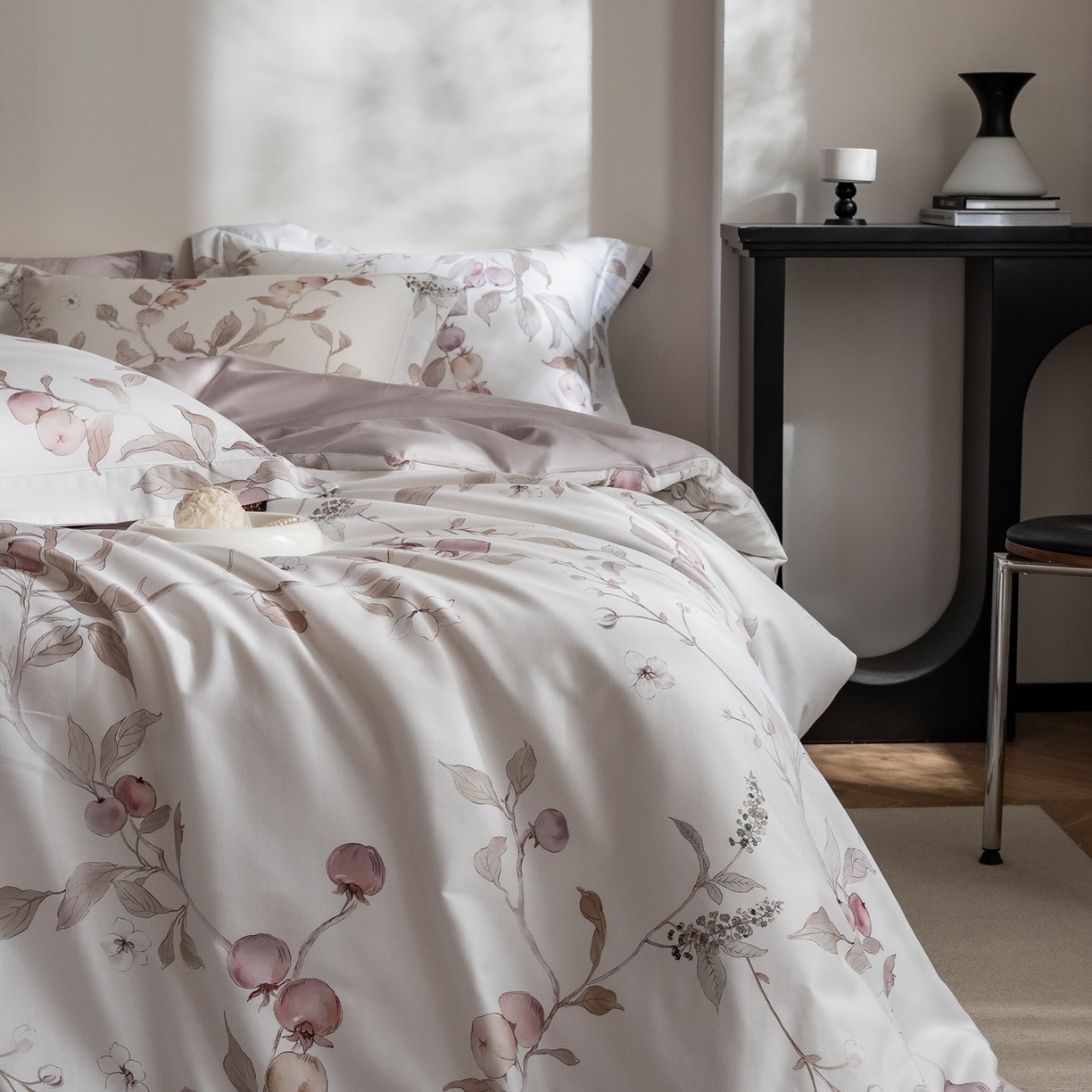 91家纺网 家纺一手货源 找家纺 莱豫家纺 2026新款长绒棉纯棉阿克苏数码印花四件套 春涧粉紫