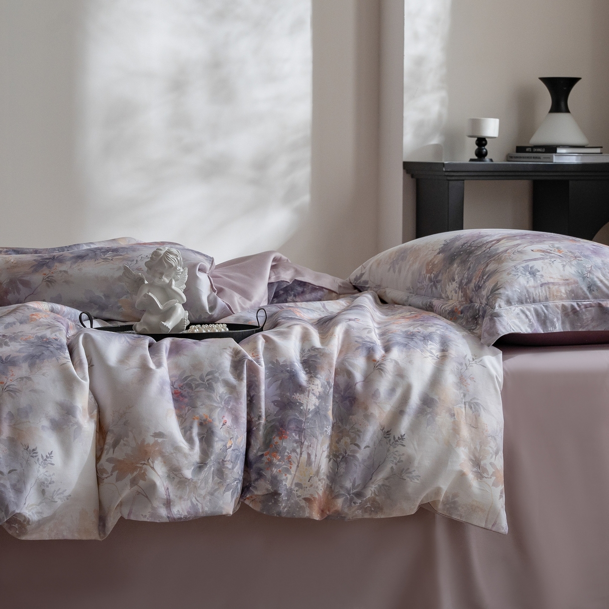 91家纺网 家纺一手货源 找家纺 莱豫家纺 2026新款长绒棉纯棉阿克苏数码印花四件套 花迹紫灰