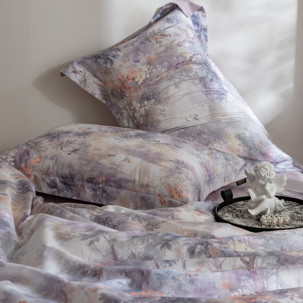 91家纺网 家纺一手货源 找家纺 莱豫家纺 2026新款长绒棉纯棉阿克苏数码印花四件套 花迹紫灰