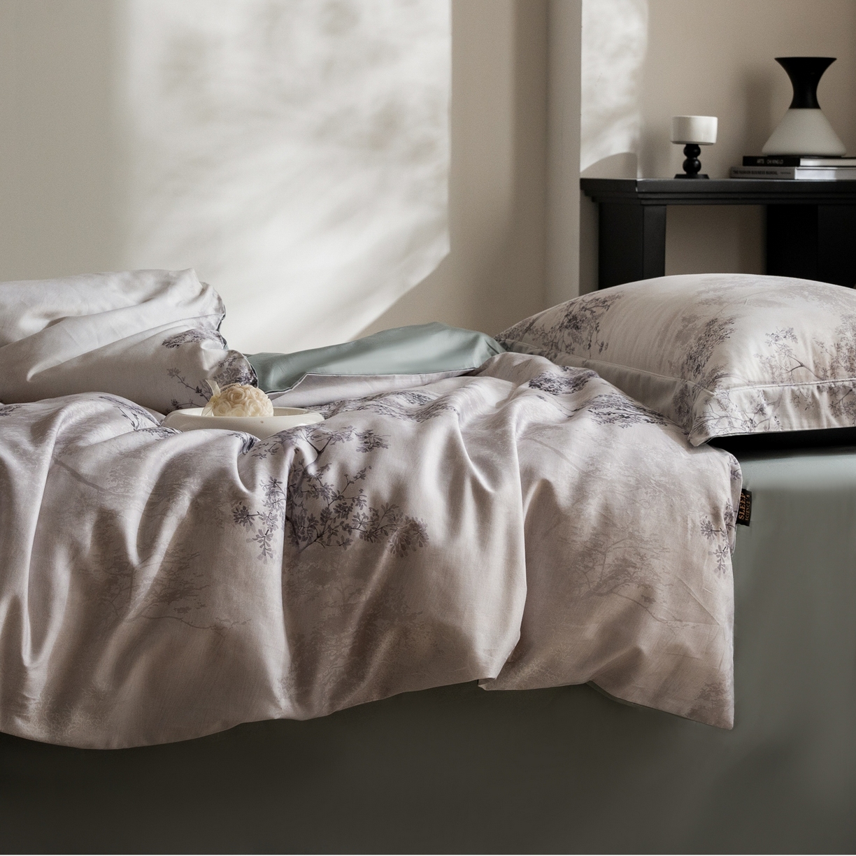 91家纺网 家纺一手货源 找家纺 莱豫家纺 2026新款长绒棉纯棉阿克苏数码印花四件套 木与叁山灰