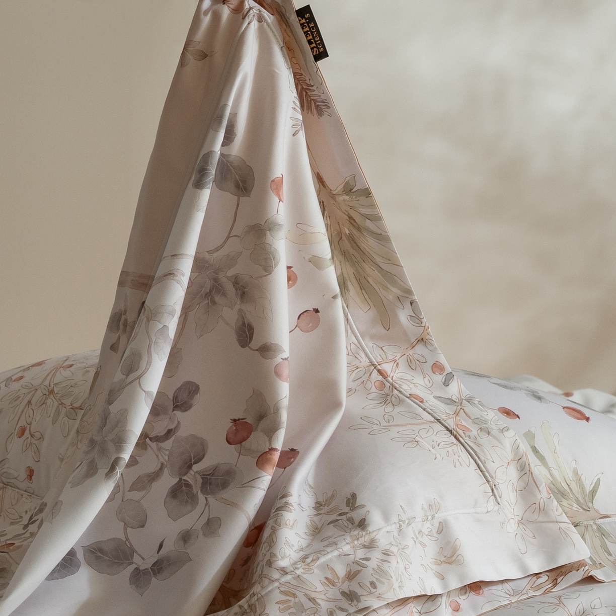 91家纺网 家纺一手货源 找家纺 莱豫家纺 2026新款长绒棉纯棉阿克苏数码印花四件套 森间序